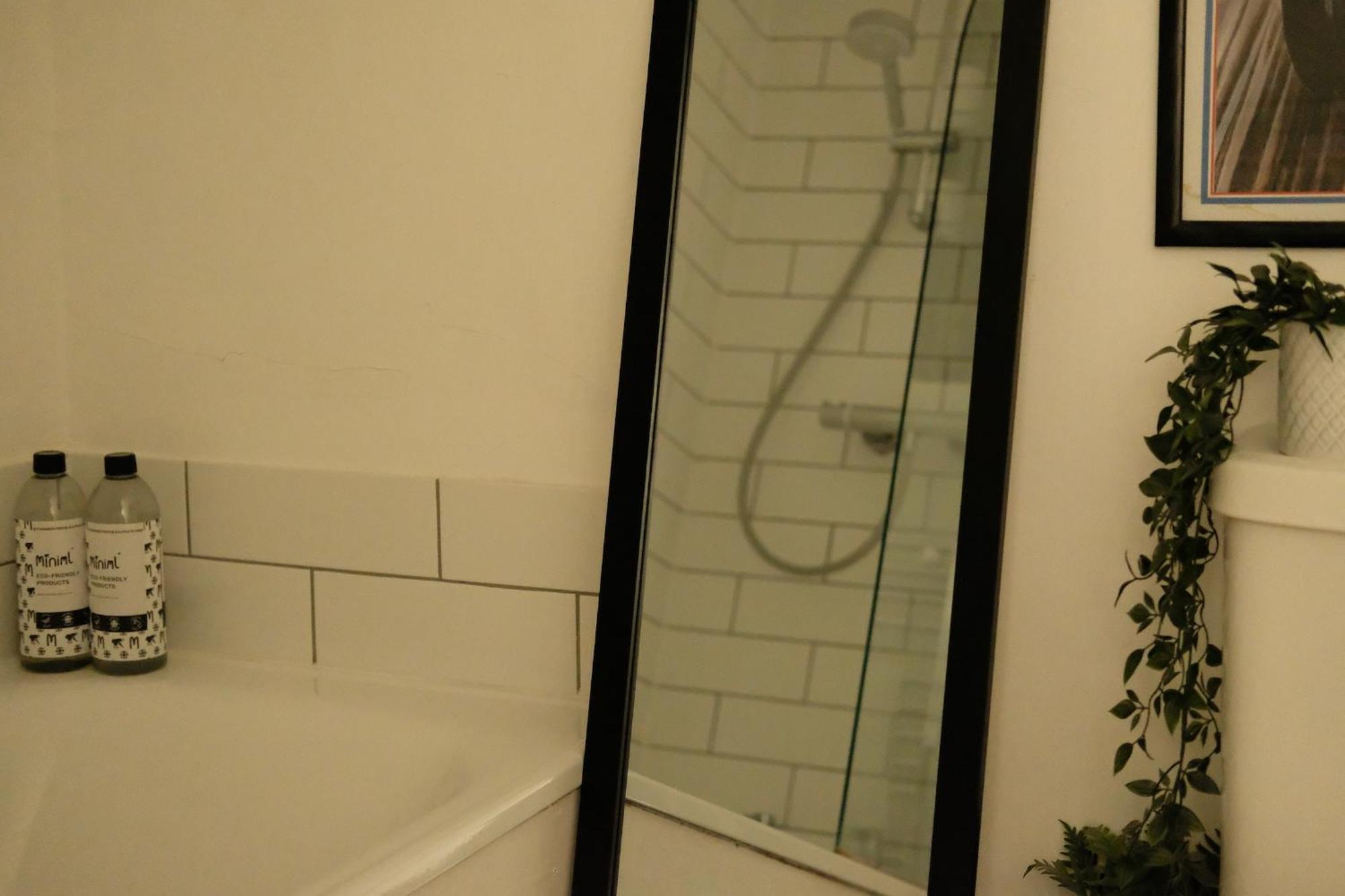 Spacious City Centre Apartment Bath Exterior foto