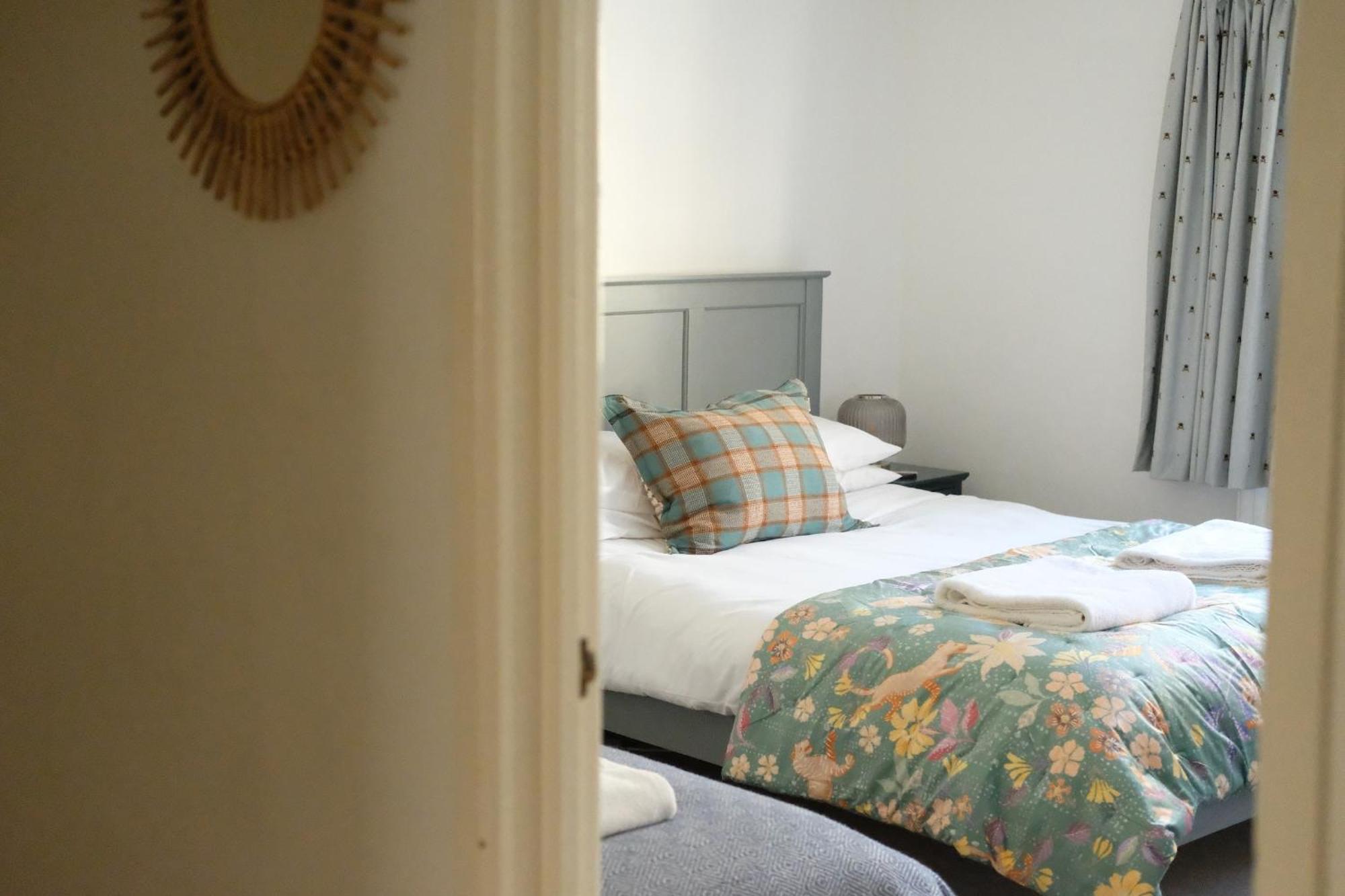 Spacious City Centre Apartment Bath Exterior foto